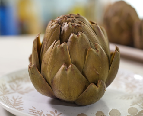 Whole Artichokes with Tasty, Spicy Dipping Sauce